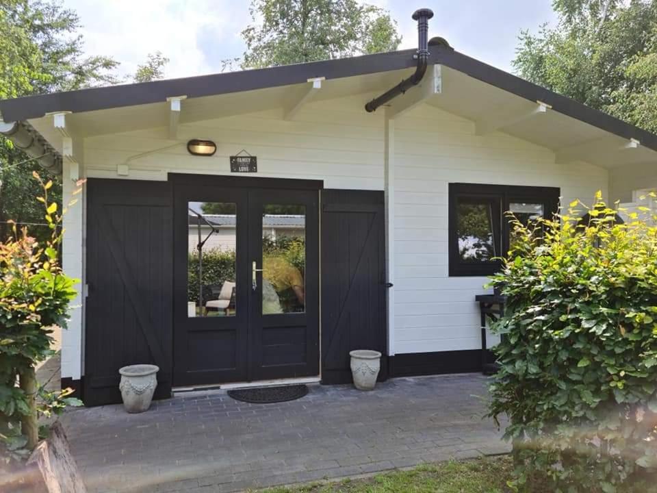 Casa Ibiza is vakantie in Drenthe Schoonebeek Buitenkant foto